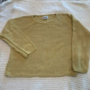 Chico’s Design Women’s Yellow Knit Sweater
No Fabric/Size Tag- See Measurements